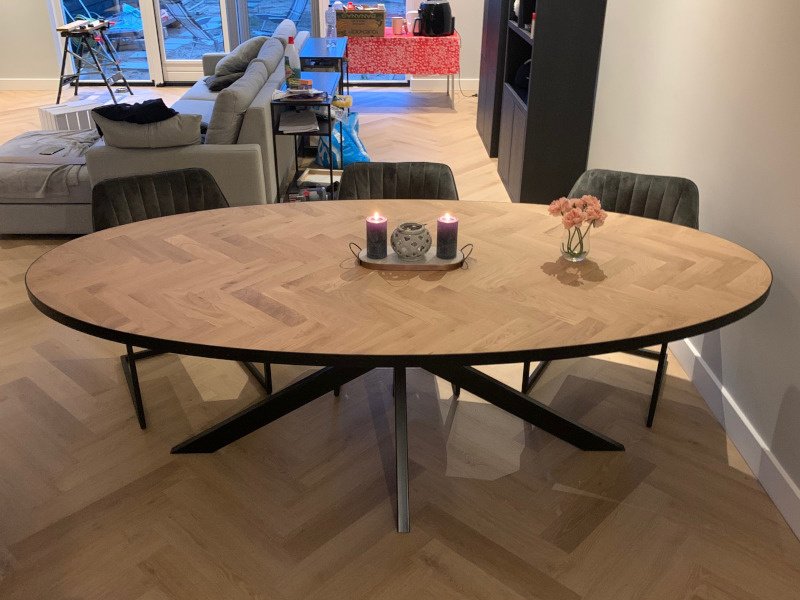 Oval herringbone oak table Milin Matrix