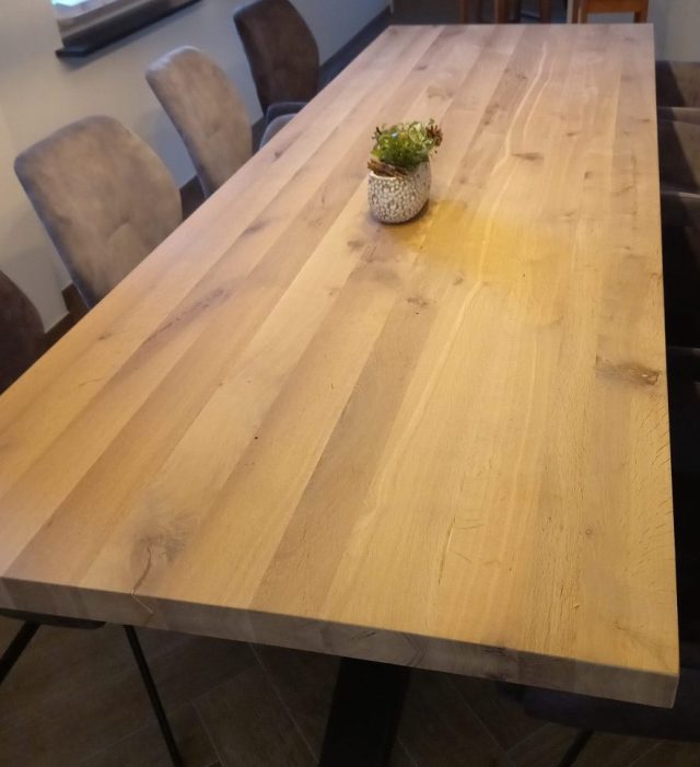 Rewa Eichentisch 280 x 100 x 6 cm mit Matrixfuß 12 x 12 cm mit schwarzer Beschichtung